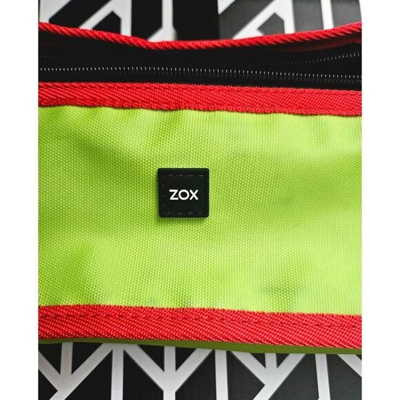 ZOX "YOU'RE A MEAN ONE" GRINCH DAILY BELT BAG - CHRISTMAS SUPER LIMITED RARE BAG - Picture 6 of 6